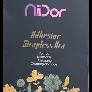 D PUSH-UP BLK INVISIBLE ADHESIVE BREATHABLE BRA